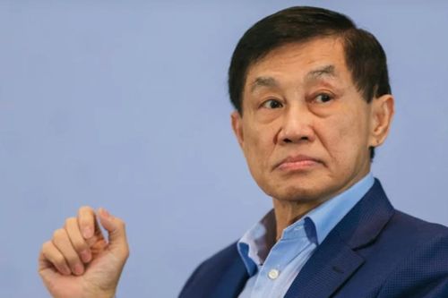 Lãi đậm nhờ bán hàng miễn thuế sân bay, công ty của ông vua hàng hiệu đầu tư đất