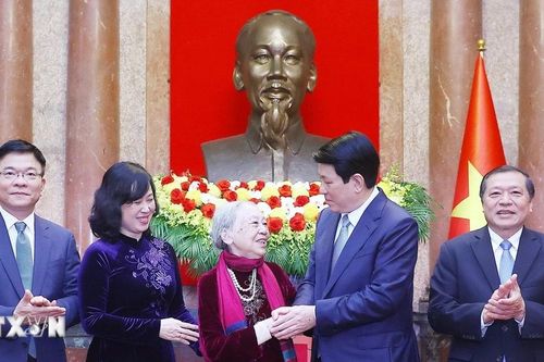 Gặp mặt thân mật đoàn đại biểu cán bộ ngành y tế toàn quốc