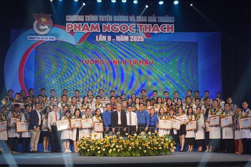Trao Giải thưởng Phạm Ngọc Thạch cho 73 thầy thuốc trẻ
