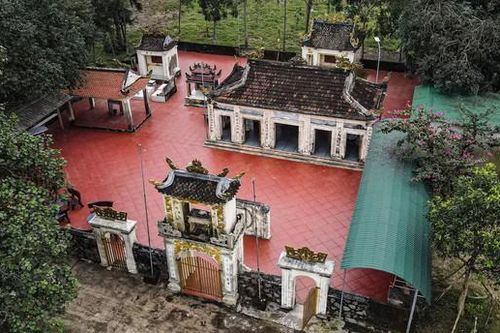 Nét cổ kính ở ngôi đền linh thiêng thờ thần rắn làm thành hoàng làng