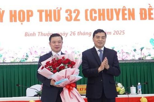 Ông Đỗ Hữu Huy làm Chủ tịch UBND tỉnh Bình Thuận