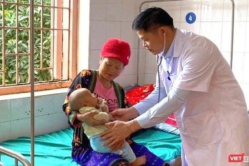 Về quê sau tốt nghiệp, bác sĩ cứu nhiều bệnh nhân ở 'cửa tử thần'