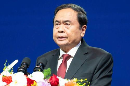 Chủ tịch Quốc hội: Đảm bảo môi trường làm việc an toàn, thuận lợi cho y, bác sĩ