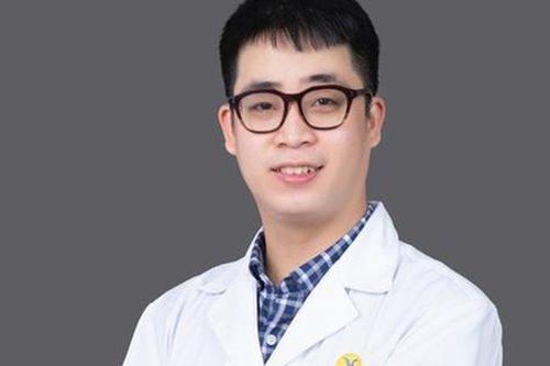 BSCKI. Hồ Mạnh Linh: 'Làm nghề Y đừng vì kém chuyên môn mà ảnh hưởng xấu đến sức khỏe người bệnh'