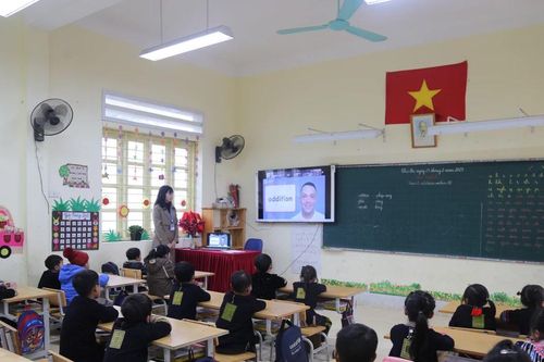 Triển khai dạy tiếng Anh miễn phí cho hơn 1.800 học sinh tại thị xã Sa Pa