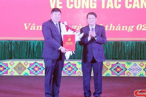 Hội nghị công bố quyết định của Ban Thường vụ Tỉnh ủy về công tác cán bộ tại huyện Vân Hồ