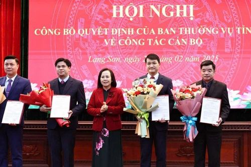 Lạng Sơn: Công bố các quyết định về công tác cán bộ