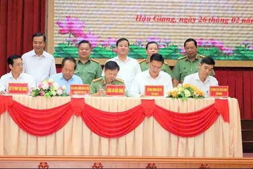 Công an tỉnh Hậu Giang tiếp nhận bàn giao nhiệm vụ từ các sở, ngành