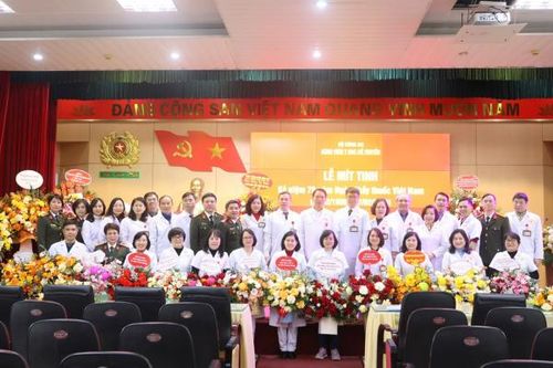 4 cán bộ Bệnh viện Y học cổ truyền Bộ Công an được tặng danh hiệu Thầy thuốc Nhân dân và Thầy thuốc Ưu tú