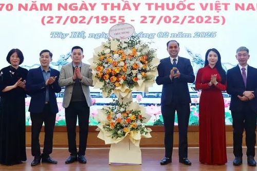Tây Hồ tri ân 31 tập thể, cá nhân ngành y tế