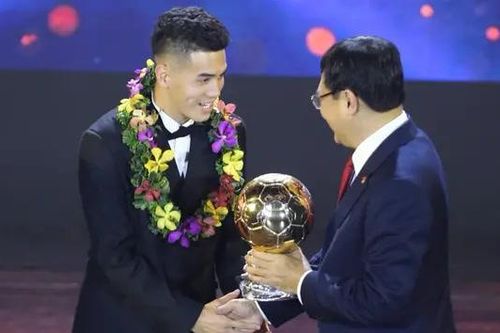 Quả bóng vàng Việt Nam 2024 gọi tên Nguyễn Tiến Linh