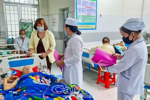 Vững y đức, giỏi chuyên môn