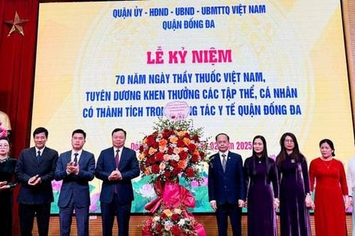 Quận Đống Đa tuyên dương 120 tập thể, cá nhân tiêu biểu ngành Y tế