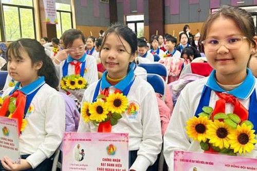 Quận Tây Hồ vinh danh 135 Cháu ngoan Bác Hồ xuất sắc