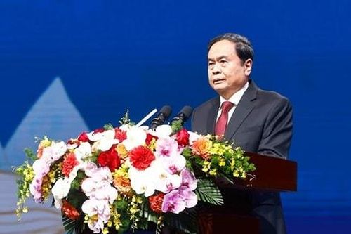 Chủ tịch Quốc hội: Đảm bảo mọi người dân được tiếp cận dịch vụ y tế gần nhất, tốt nhất