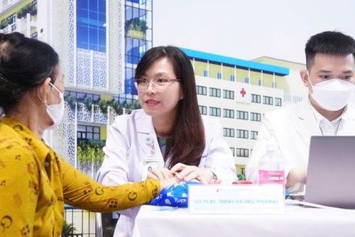Giáo sư trẻ nhất Việt Nam năm 2024 và niềm đam mê bất tận về Y học cổ truyền