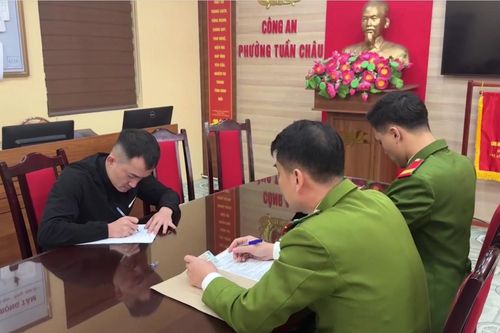 Đối tượng có lệnh truy nã đặc biệt ra đầu thú