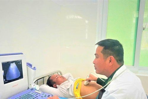 Người thầy thuốc quân hàm xanh của người dân biên giới