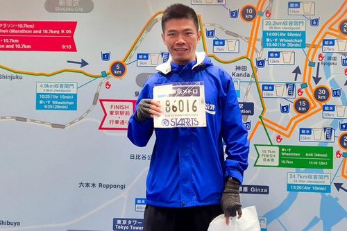 Hứa Thuận Long và Hoàng Thị Ngọc Hoa đại diện Pocari Sweat Việt Nam tham dự Tokyo Marathon 2025
