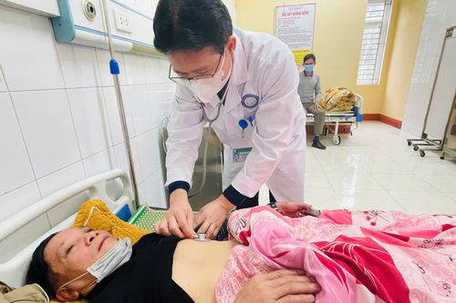 Hết lòng với người bệnh miền núi
