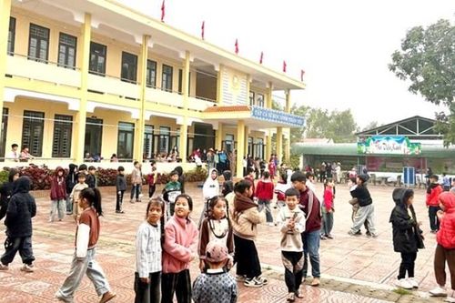 Quảng Bình: Học sinh điểm trường Tân Mỹ đã đến học tại điểm trường chính