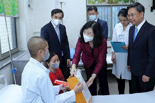Ngành y tế 70 năm thực hiện lời dạy của Bác