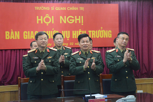 Bàn giao chức vụ Hiệu trưởng Trường Sĩ quan Chính trị