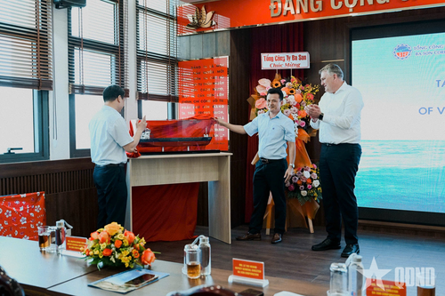 Tổng công ty Ba Son bàn giao tàu vận tải cho tập đoàn Damen, Hà Lan