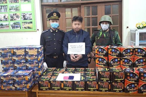 Ma túy và pháo 'nấp gầm' xe đầu kéo