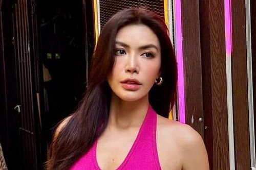 Siêu mẫu Minh Tú chăm khoe dáng cùng gu thời trang vừa tinh tế, vừa táo bạo