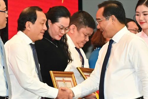 Đẩy mạnh các hoạt động kỷ niệm 50 năm Ngày Giải phóng miền Nam, thống nhất đất nước
