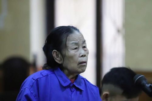 'Bảng thành tích' của bà lão 75 tuổi cầm búa đánh bạn, cướp tiền
