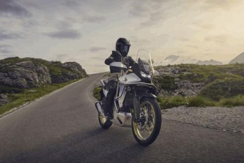 Honda ra mắt phiên bản nâng cấp - XL750 Transalp 2025, giá bán từ 290 triệu đồng