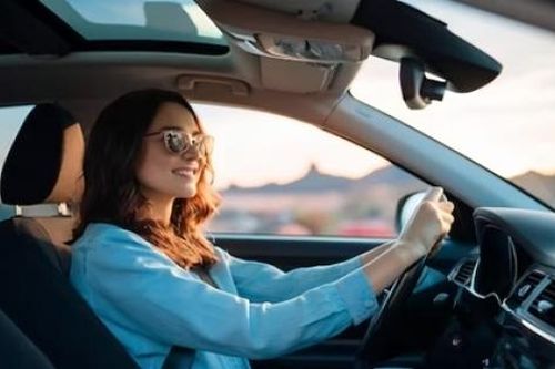 Làm sạch kính ô tô bằng cách đơn giản và thân thiện môi trường