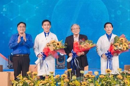 Thắp sáng ước mơ tuổi trẻ ngành y