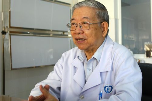 Bác sĩ về hưu hơn 10 năm vẫn cống hiến 'hồi sinh' những trái tim