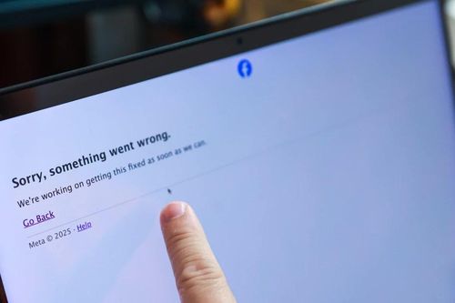 Facebook 'sập mạng' trên diện rộng, người dùng loay hoay không thể truy cập