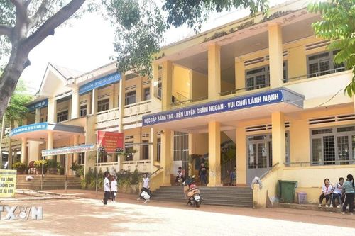 Đắk Lắk: Giáo viên sử dụng dây điện rút lõi để đánh học sinh