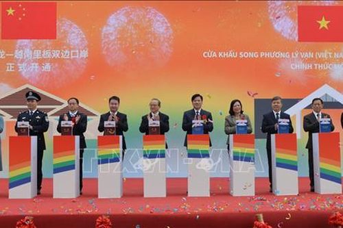 Công bố mở cửa khẩu song phương Lý Vạn - Thạc Long