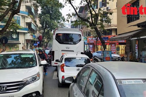 Thí điểm hạn chế ô tô trên 16 chỗ hoạt động trong khu vực phố cổ Hà Nội