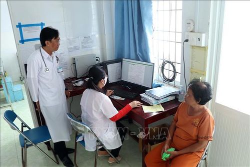 Ứng dụng công nghệ thông tin trong quản lý, khám chữa bệnh tại các trạm y tế