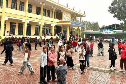 Thông tin mới nhất vụ hơn 150 học sinh không chịu đến trường