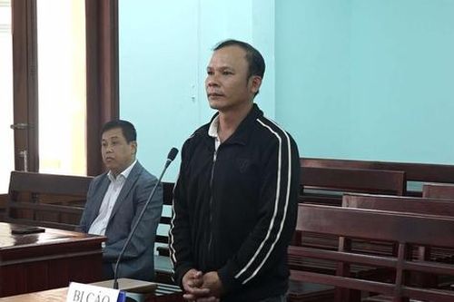 Dùng thẻ bảo hiểm của người khác để điều trị, người đàn ông trả giá đắt