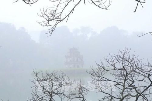 Sương mù bủa vây Hà Nội