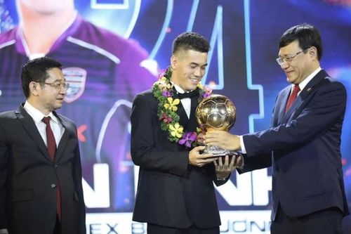Bình An công khai khoảnh khắc khó đỡ của Tiến Linh sau khi giành Quả bóng Vàng Việt Nam 2024