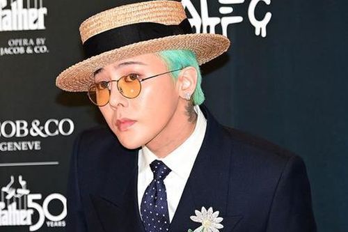 G-DRAGON khiến quản lý hoảng sợ, phải vào phòng kiểm tra hơi thở