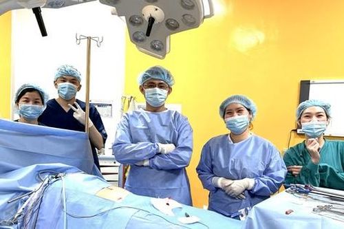 Gian nan, vất vả phụ nữ ngành Y