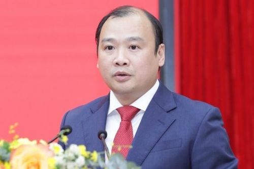 Tin nhân sự 26/2: Bổ nhiệm Thứ trưởng Bộ Xây dựng, Tổng Biên tập Tạp chí Cộng sản nhận nhiệm vụ mới