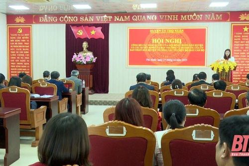 Thọ Xuân công bố quyết định về tổ chức bộ máy và công tác cán bộ