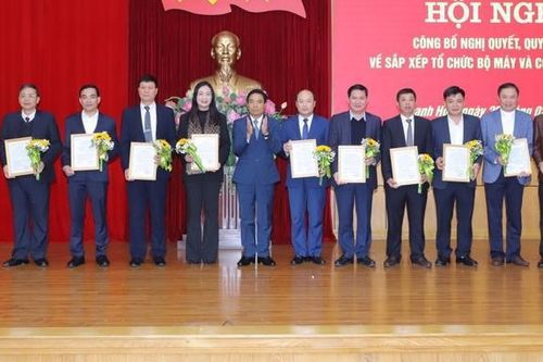 Thanh Hóa công bố quyết định sắp xếp công tác cán bộ
